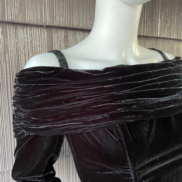 🔥Vintage Rampage Velvet Off The Shoulder Formal Evening Bodycon Old Money Dress - Picture 5 of 16